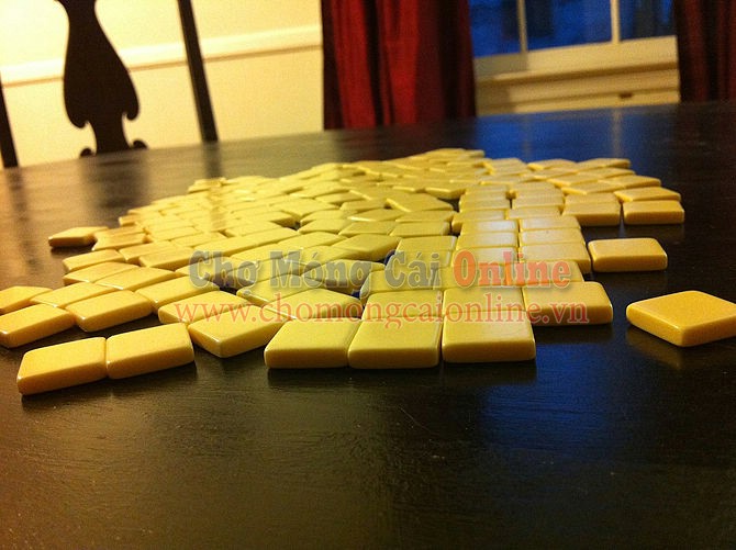 Bo-xep-chu-Bananagrams-3